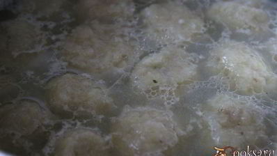 куриный суп с картофельными клецками и гречневыми хлопьями