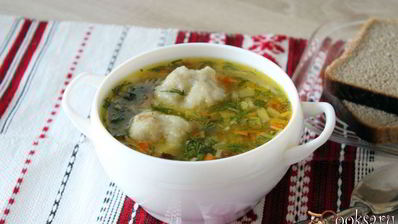 куриный суп с картофельными клецками и гречневыми хлопьями