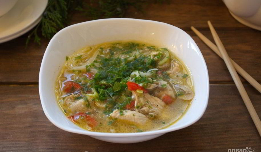 Рецепт куриного супа с лапшой в азиатском стиле