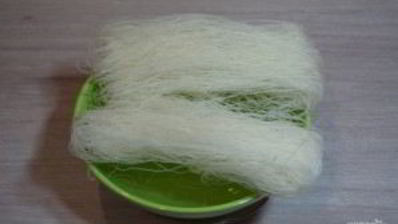 куриный суп с лапшой в азиатском стиле