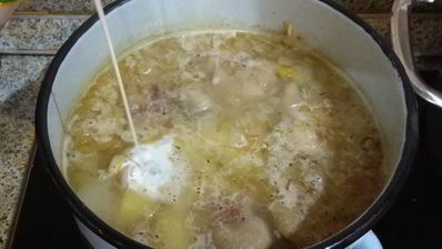 куриный суп с яйцом и сливками