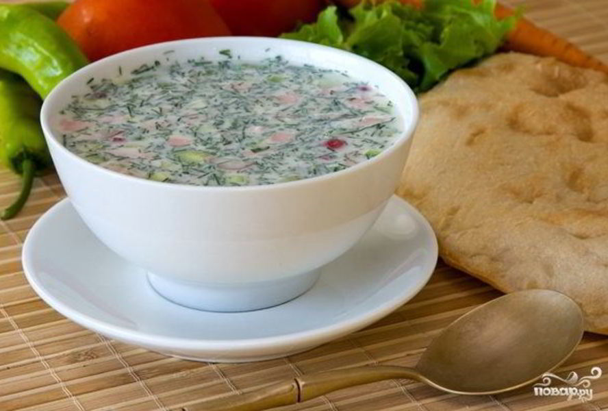 Окрошка с копченой колбасой