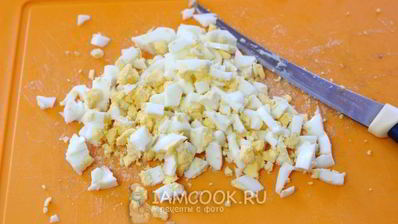 окрошка с зеленым горошком