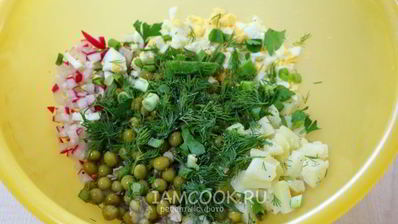 окрошка с зеленым горошком