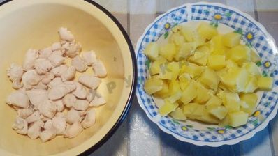 вкусная окрошка с курицей на кефире