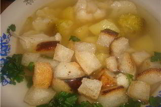 Густой супчик с овощами и крутонами