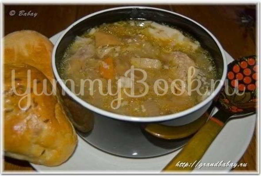 Щи из квашеной капусты со свининой