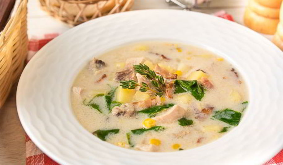 Рецепт сливочного супа с курицей, беконом и кукурузой