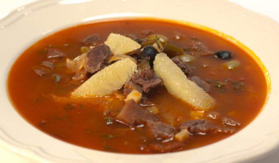 Рецепт сборной солянки на говяжьем бульоне