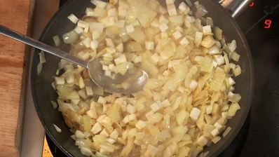 сборная солянка на говяжьем бульоне