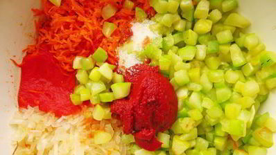 солянка из кабачков