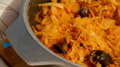 солянка из квашенной капусты с грибами