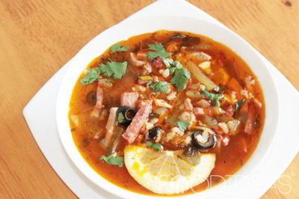 Солянка с колбасой