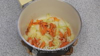солянка с сосиской