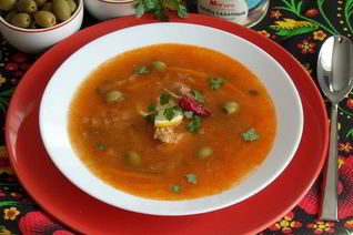 Солянка с тунцом