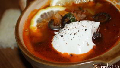 сытный суп типа солянки