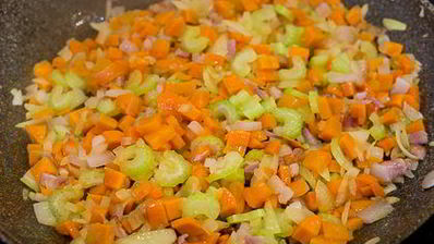 суп из курицы с красной чечевицей и перцем