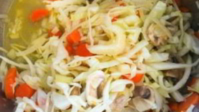 суп из овощей и грибов