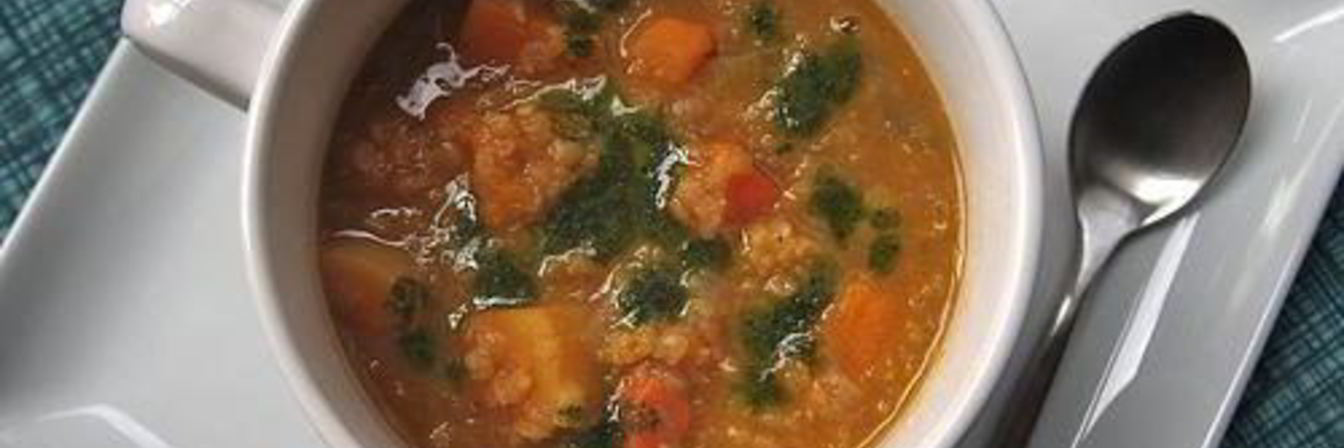 Суп из сквоша и чечевицы с кориандровым маслом