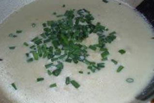 Диетический суп-пюре из цветной капусты и лука-порея