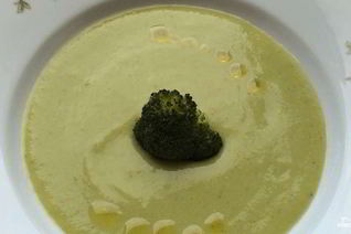 Суп-пюре из брокколи с плавленым сыром