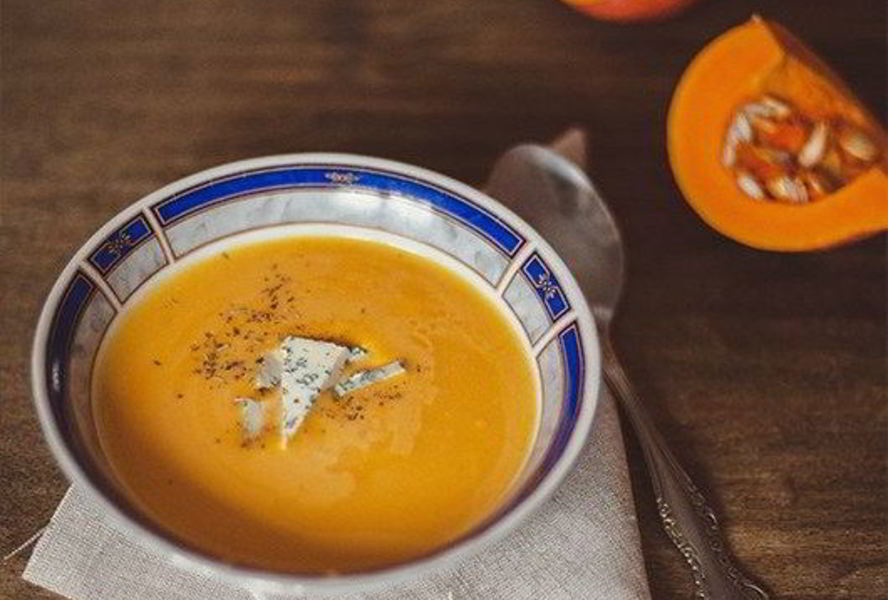 Суп-пюре из тыквы с сыром рокфор