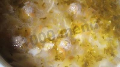 суп с фрикадельками и вермишелью и картошкой