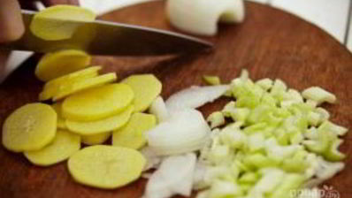 суп со свеклой и щавелем