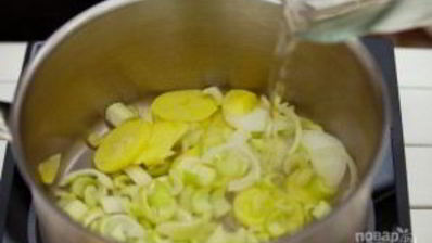 суп со свеклой и щавелем