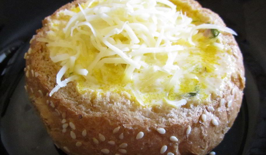 Рецепт сырного супа в хлебе