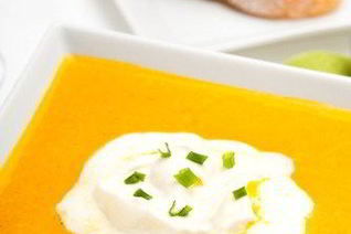 Тыквенный суп с кумином и сырными тостами