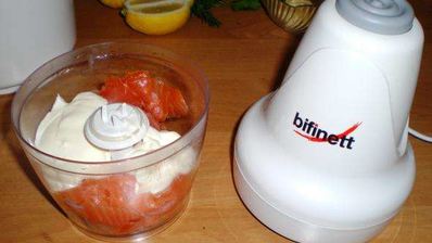 блинчики crepes с начинкой из копченого лосося