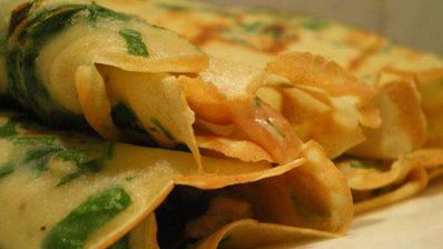 блинчики crepes с начинкой из копченого лосося