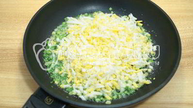 блины с луком и яйцом