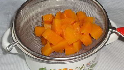 манно-тыквенные блинчики с ореховым соусом