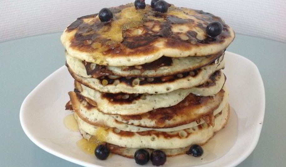 Рецепт панкейков с черной смородиной