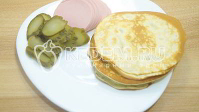 яичные блинчики с колбаской