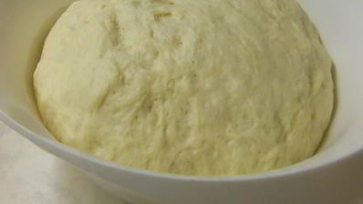 булочки с шоколадом, орехами и посыпкой