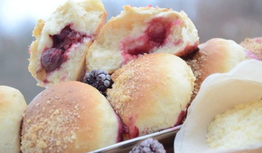 Рецепт булочек с вишней