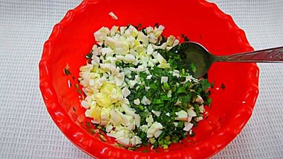 булочки с яйцами и зеленью на простокваше