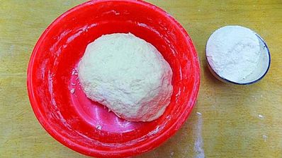 булочки с яйцами и зеленью на простокваше