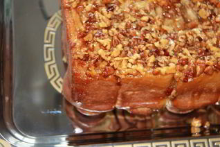 Медовые булочки с корицей и орехами