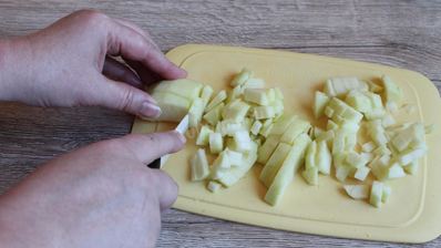 ватрушки с яблочной начинкой и штрейзелем