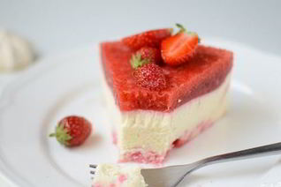 Клубничный чизкейк с меренгами