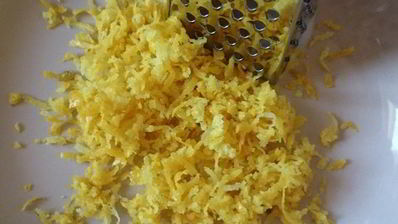 банановый кекс с кедровыми орешками и цедрой лимона