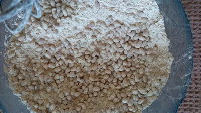 банановый кекс с кедровыми орешками и цедрой лимона