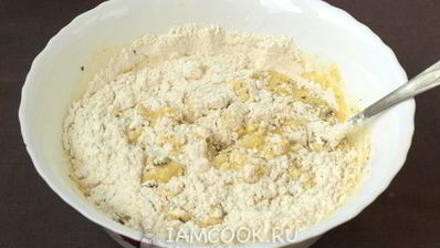 кекс с грушами и шоколадом