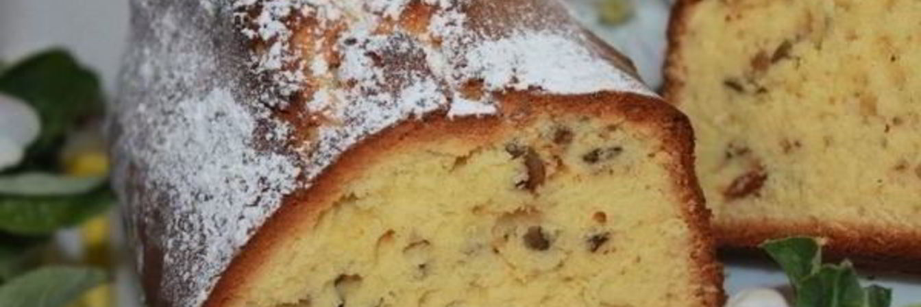 Кекс с изюмом и орехами