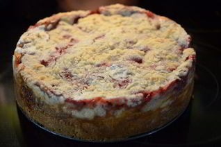 Клубничный кекс с со сливочным сыром