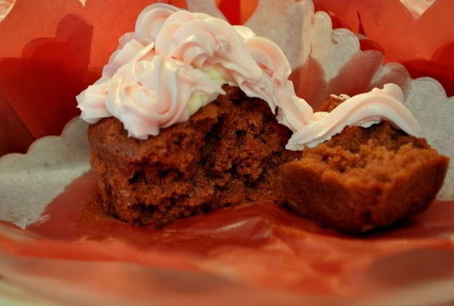 Красные бархатные капкейки